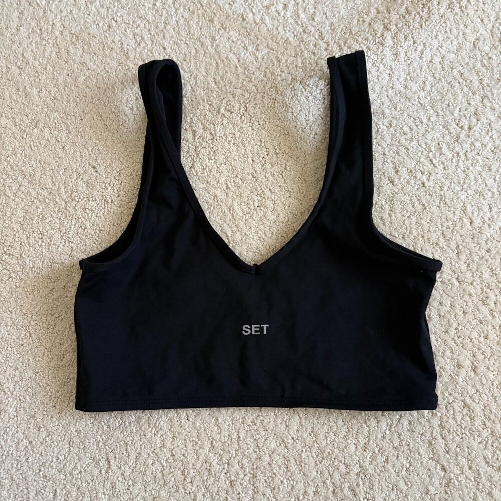 Sporty dip bra